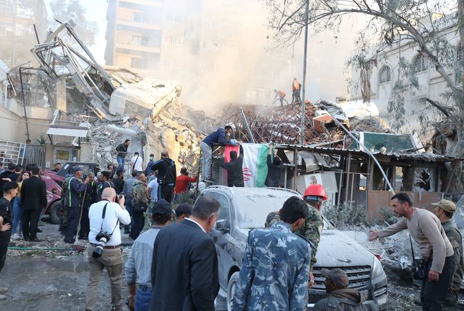 İsrail bombaları Şam'daki İran konsolosluğunu enkaza çevirdi