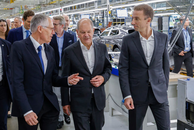 Stellantis CEO CarlosTavares-Almanya Şansölyesi Olaf Scholz-Opel CEO Florian Huettl