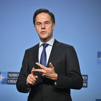 Rutte: ABD Avrupa'dan çekilmiyor