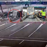 Otomobil TIR'ın altına girdi! Can kayıpları var!